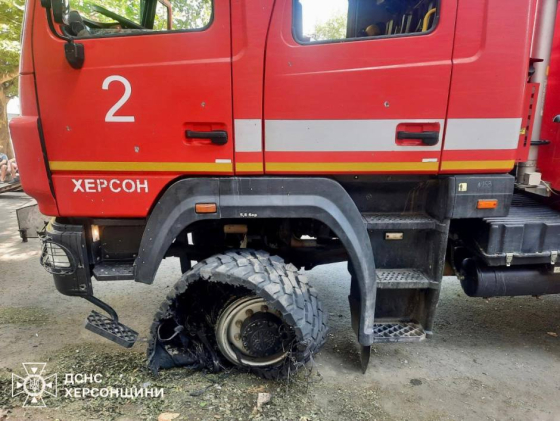 Рашисти вдарили по рятувальниках, які гасили пожежу на Херсонщині