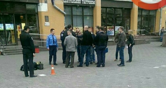 В Киеве на Бессарабской площади мужчине выстрелили в голову