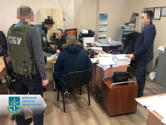 Двоих полицейских Краматорского райуправления полиции подозревают во взяточничестве