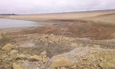 В Крыму стремительно мелеет Белогородское водохранилище
