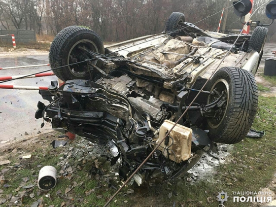 В Алексеево-Дружковке на трассе перевернулся автомобиль