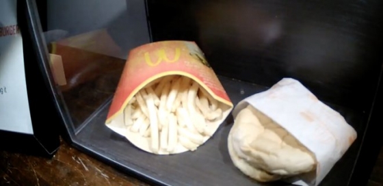 Исландец 10 лет хранил бургер McDonald&#039;s, а он выглядит &quot;свежим&quot;