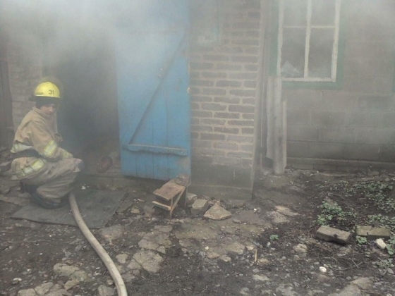 У Краматорську на пожежі врятували жінку 
