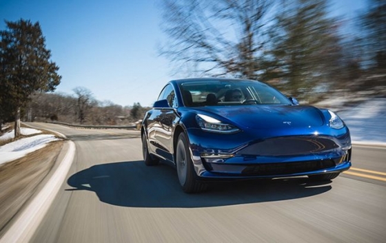 Tesla за биткоины и электромобили от Xiaomi. Главное из мира технологий