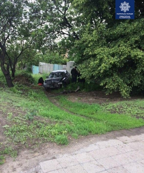 В Славянске водитель ВАЗ &quot;влетел&quot; в забор 