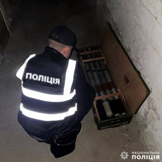Зберігав ящик з ракетами в підвалі багатоповерхівки: мешканцю Бердичева загрожує до 7 років за ґратами