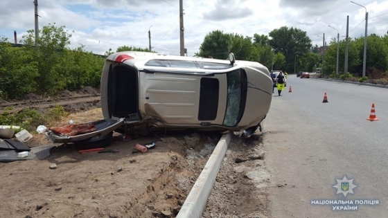 В Краматорске перевернулся автомобиль, есть пострадавшие