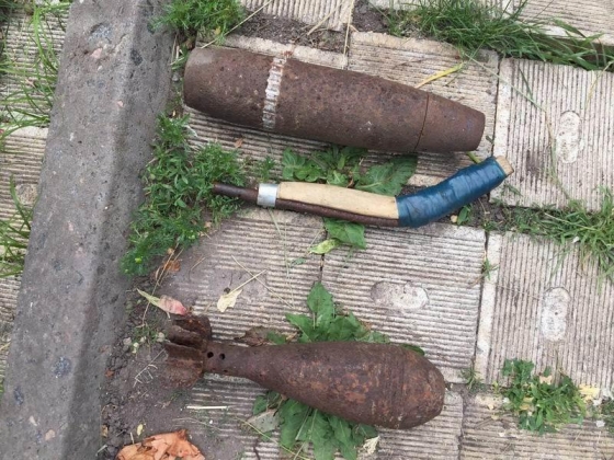 Во время обыска домовладения в Славянском районе полицейские обнаружили оружие и боеприпасы