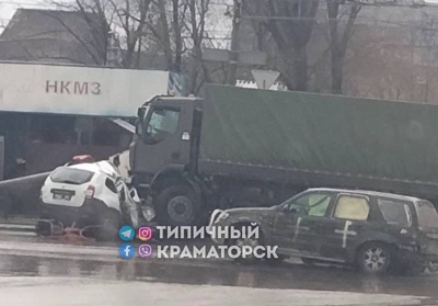 У Краматорську сталася ДТП за участю трьох автомобілів