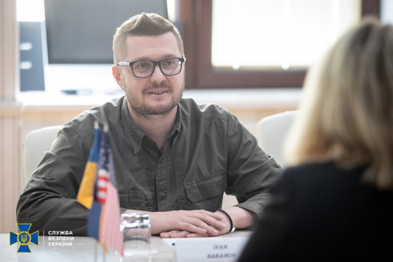 Поддержка Украины – это национальные интересы США, Россия должна заплатить высокую цену за свои действия, – посол Бринк на встрече с Бакановым