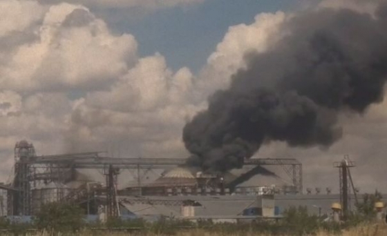 Партизаны в оккупированном Мариуполе подожгли завод, чтобы не разворовали россияне, - Андрющенко