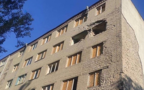 Противник обстрілює Херсон, є влучання у житлових кварталах