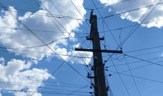 Електрики працювали на Донеччині: Світло повернули у будинки восьми тисяч сімей 