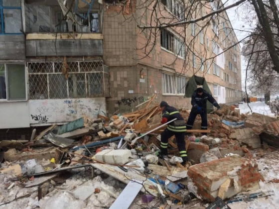 Взрыв газа разрушил 3 этажа в жилом доме на Киевщине