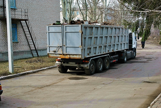 Волновахские полицейские пресекли нелегальную перевозку 20 тонн металлолома 