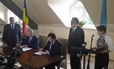 Украина и Румыния подписали договор о бесплатных визах