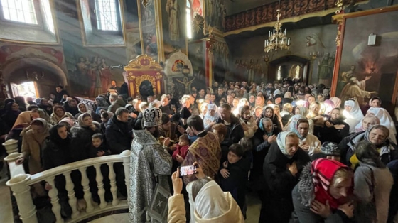 УПЦ МП, попри вимогу, не виїхала з Лаври: проводить службу 