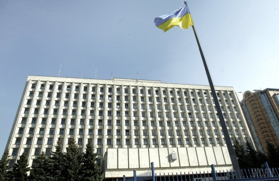 ЦИК зарегистрировала первого кандидата в депутаты