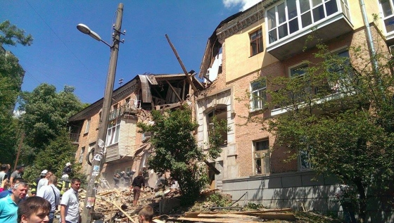 Возле метро Голосеевская взорвался дом, есть пострадавшие