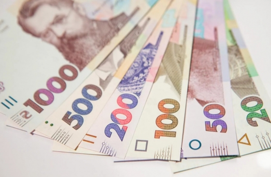 В Україні почали виплачувати 6500 грн за втрачену через війну роботу. Як отримати