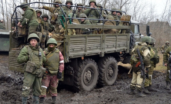 Противник наступає на Лиманському та Бахмутському напрямках, зазнаючи великих втрат. Відбито ворожі атаки в районі 13 населених пунктів, - Генштаб 