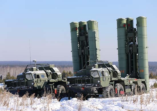 Россия перебросила в Беларусь ракетный комплекс дальнего действия С-400 &quot;Триумф&quot;