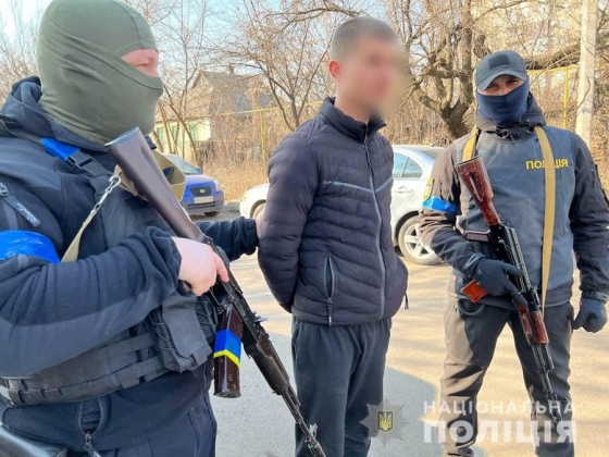 В Донецкой области поймали мошенника, обещавшего за вознаграждение вывезти людей из Мариуполя 