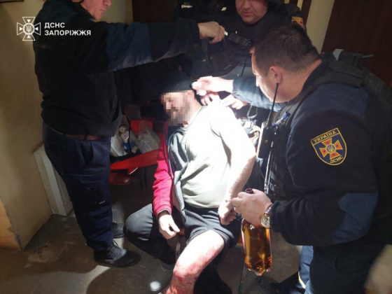 Нічна атака на Запоріжжя: росіяни завдали артилерійських ударів по житловому будинку