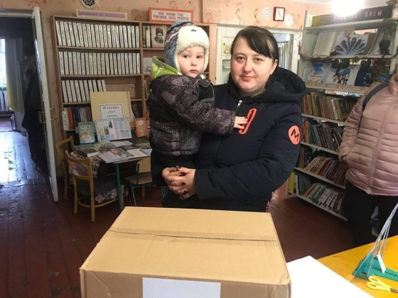 Дітям Донецької області доставили 5000 комплектів зимового одягу