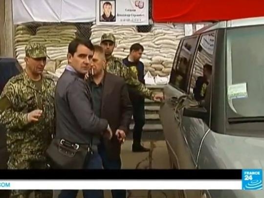 Жал руку боевику: мэр Славянска попал в скандал (видео)