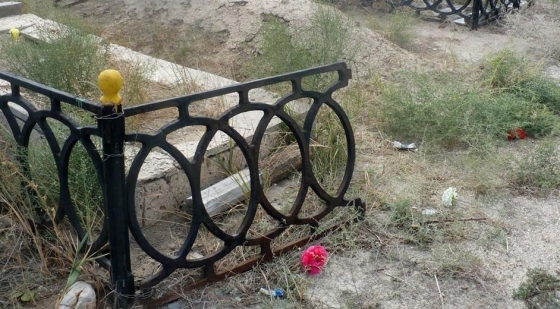 В Краматорске разоблачена женщина по подозрению в хищении металлических конструкций на кладбище