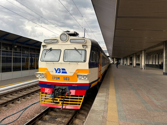 Укрзалізниця зменшує споживання електроенергії за рахунок зміни графіка руху 74 приміських електропоїздів