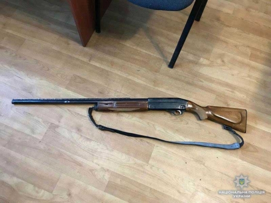 Краматорчанин сдал в полицию охотничье ружье 