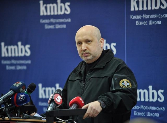 Кремль продолжает готовиться к полномасштабной войне. Войска РФ способны вторгнуться в Украину в течение 2-3 часов, - Турчинов