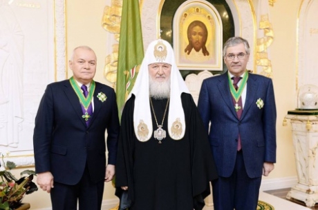 Патриарх Кирилл наградил орденами главных пропагандистов России
