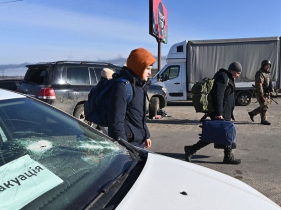 Начали пропускать частные автомобили: в Мариуполе оккупанты смягчили выезд в сторону Запорожья