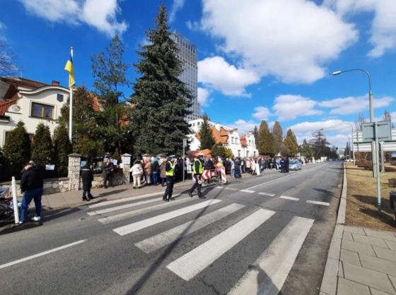 Українець здійснив спробу самоспалення біля генконсульства в Кракові, він у критичному стані, - МЗС