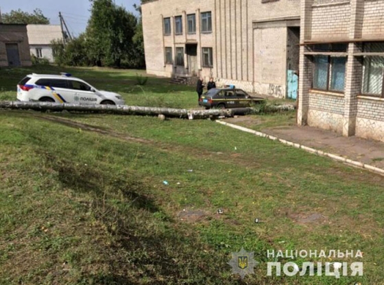 Сотрудника отдела полиции Краматорска ударили ножом в живот