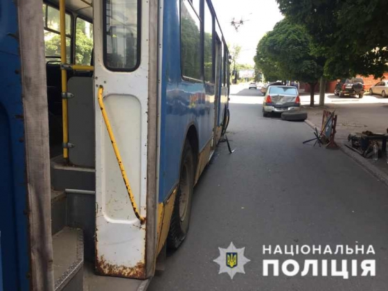 Поліція Краматорська встановлює обставини ДТП за участю тролейбуса 