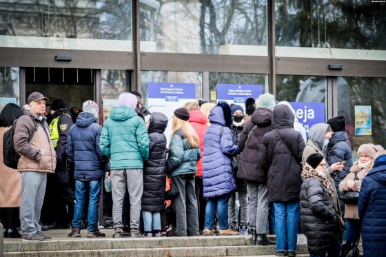 Понад мільйон українських біженців працюють по всій Європі, - Єврокомісія