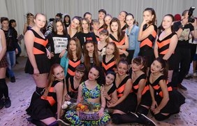 &quot;Пчелки&quot; из Оренбурга протестуют против закрытия школы танцев
