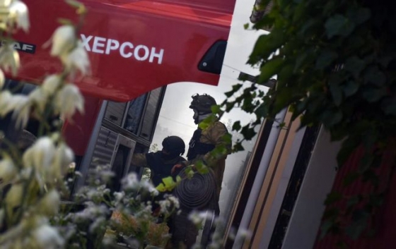 Окупанти масовано обстріляли Херсон, били по житлових районах