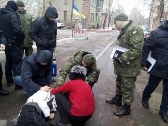 Сотрудники славянского отдела полиции оказали помощь женщине, ставшей жертвой домашнего насилия