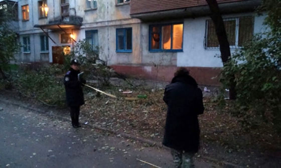В Мариуполе из РПГ обстреляли жилой дом