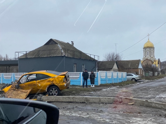 В Дружковке автомобиль врезался в столб