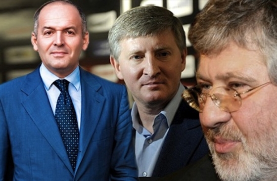Олигархи разделились на два враждующих друг с другом блока