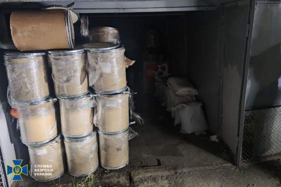На Київщині викрито групу осіб, які завезли в Україну партію наркопродукції на майже 100 млн грн