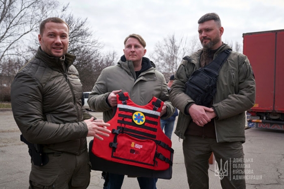 Львів&#039;яни передали для медиків Донеччини ще одну партію бронежилетів