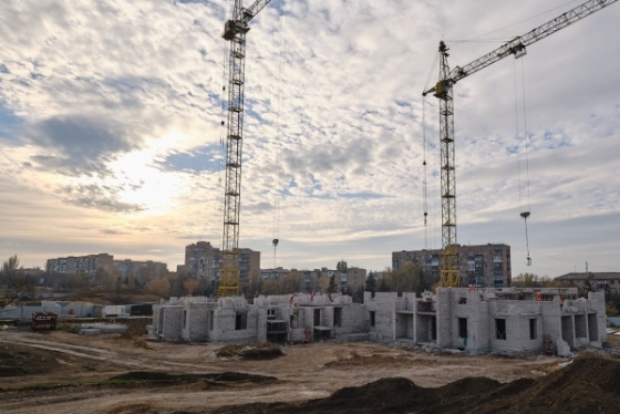 У Краматорську триває спорудження дванадцятиповерхового будинку для переселенців