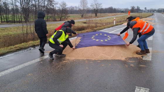 Київ вважає неприйнятними антиукраїнські акції в Польщі, - МЗС